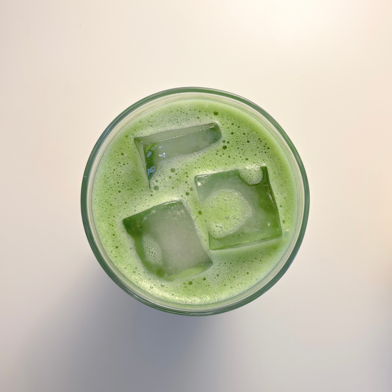 Matcha cremig rühren
